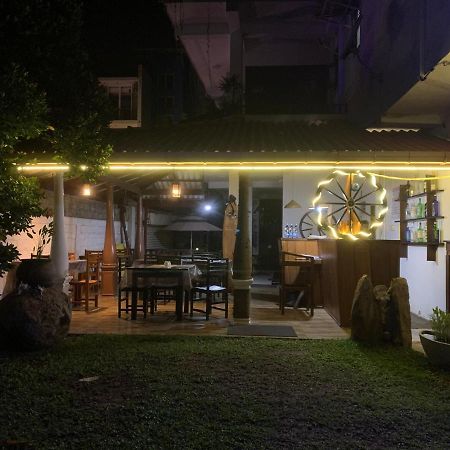 Ceylon Surf Guest And Restaurant Bed & Breakfast Weligama Luaran gambar