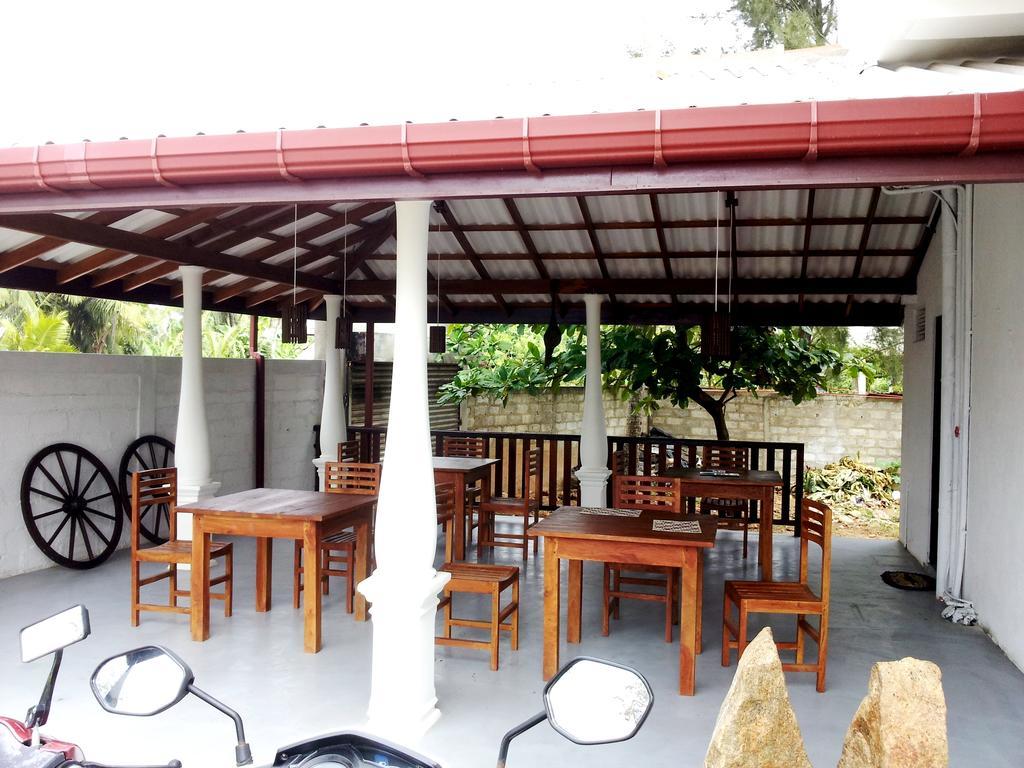 Ceylon Surf Guest And Restaurant Bed & Breakfast Weligama Luaran gambar