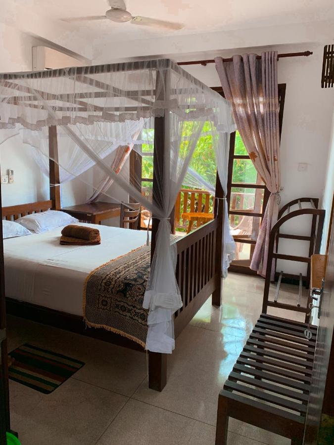 Ceylon Surf Guest And Restaurant Bed & Breakfast Weligama Luaran gambar