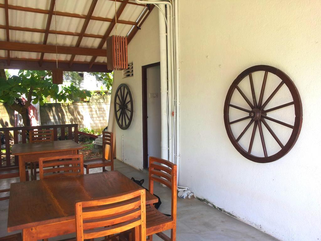 Ceylon Surf Guest And Restaurant Bed & Breakfast Weligama Luaran gambar