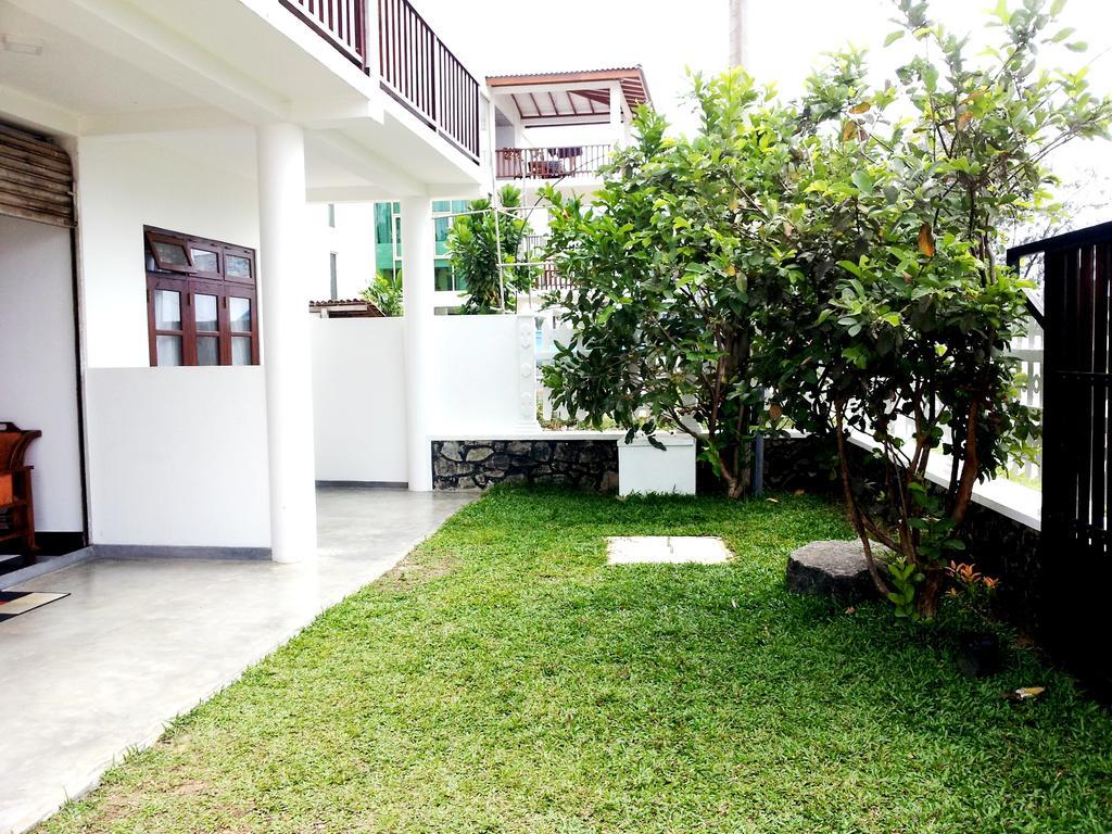 Ceylon Surf Guest And Restaurant Bed & Breakfast Weligama Luaran gambar