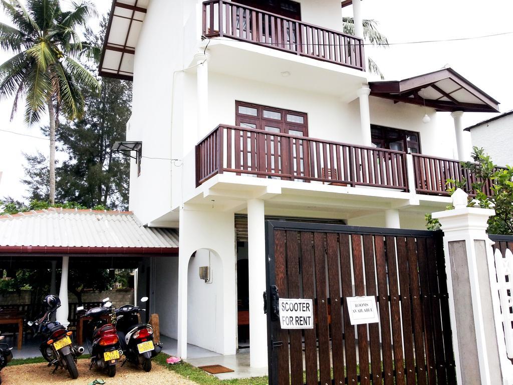 Ceylon Surf Guest And Restaurant Bed & Breakfast Weligama Luaran gambar