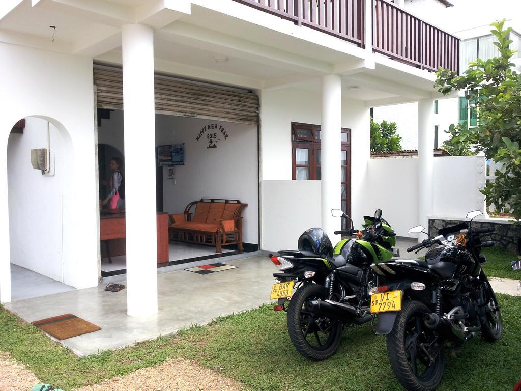 Ceylon Surf Guest And Restaurant Bed & Breakfast Weligama Luaran gambar