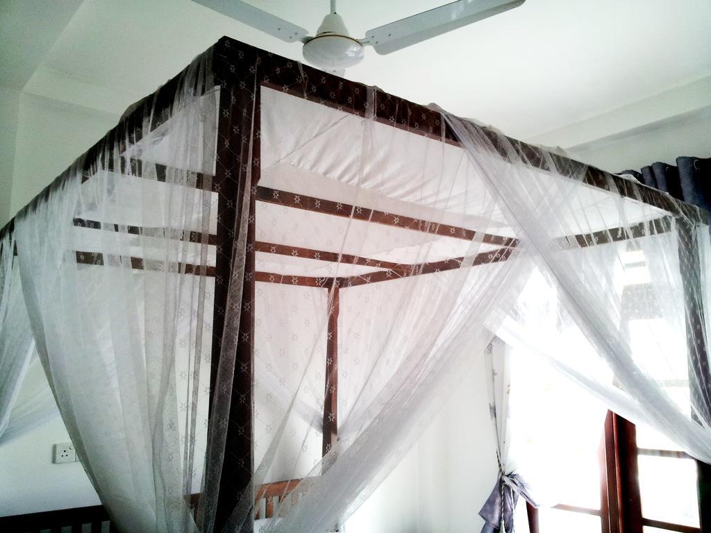 Ceylon Surf Guest And Restaurant Bed & Breakfast Weligama Bilik gambar