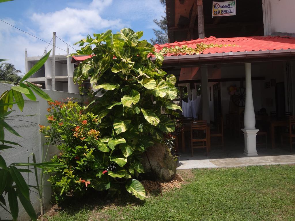 Ceylon Surf Guest And Restaurant Bed & Breakfast Weligama Luaran gambar