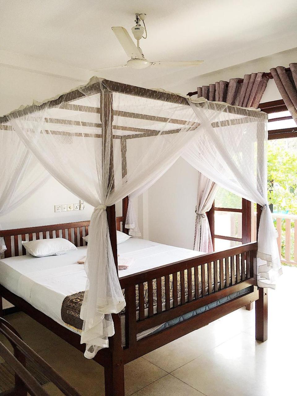 Ceylon Surf Guest And Restaurant Bed & Breakfast Weligama Luaran gambar